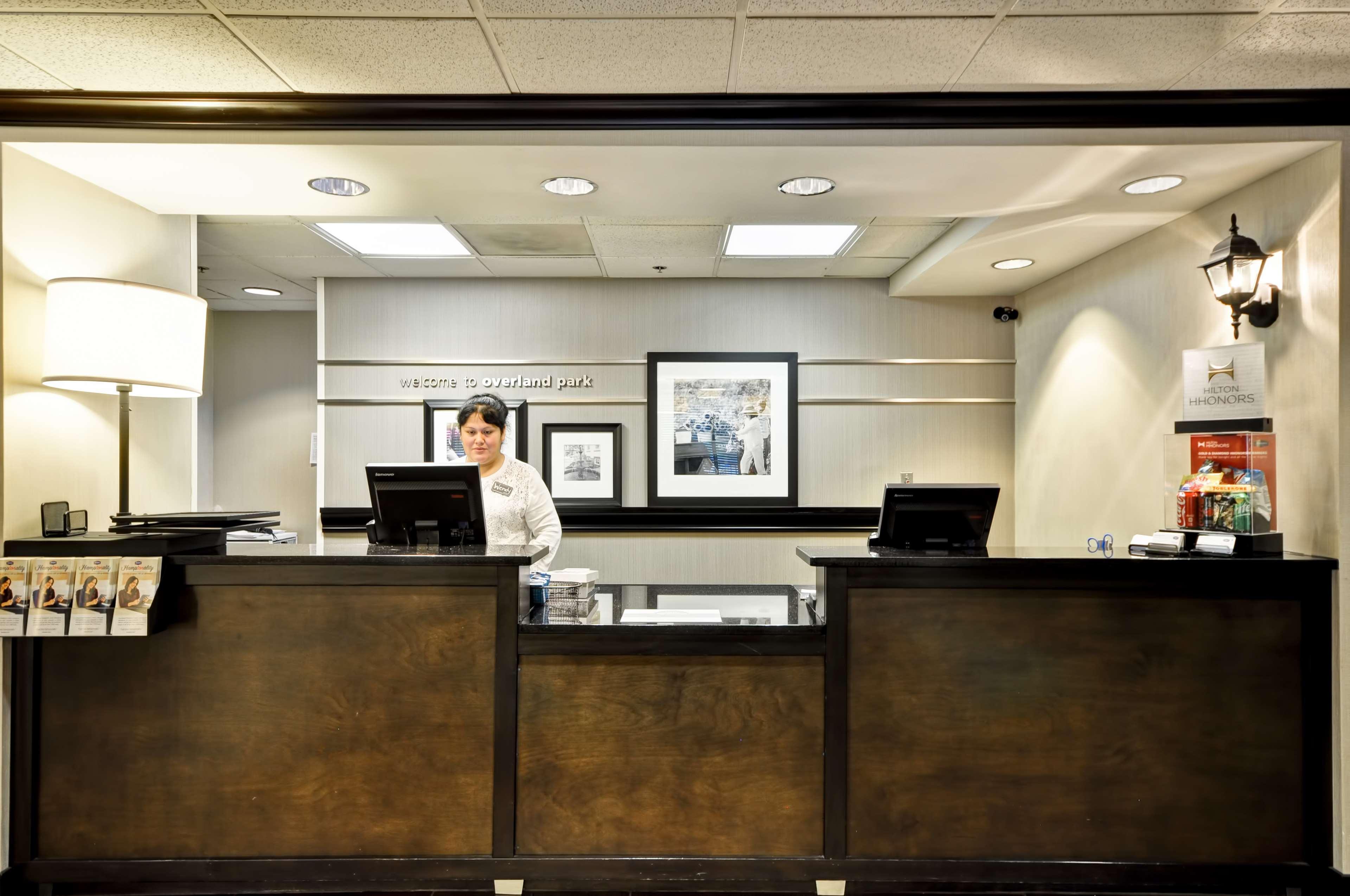 Hampton Inn Overland Park Extérieur photo