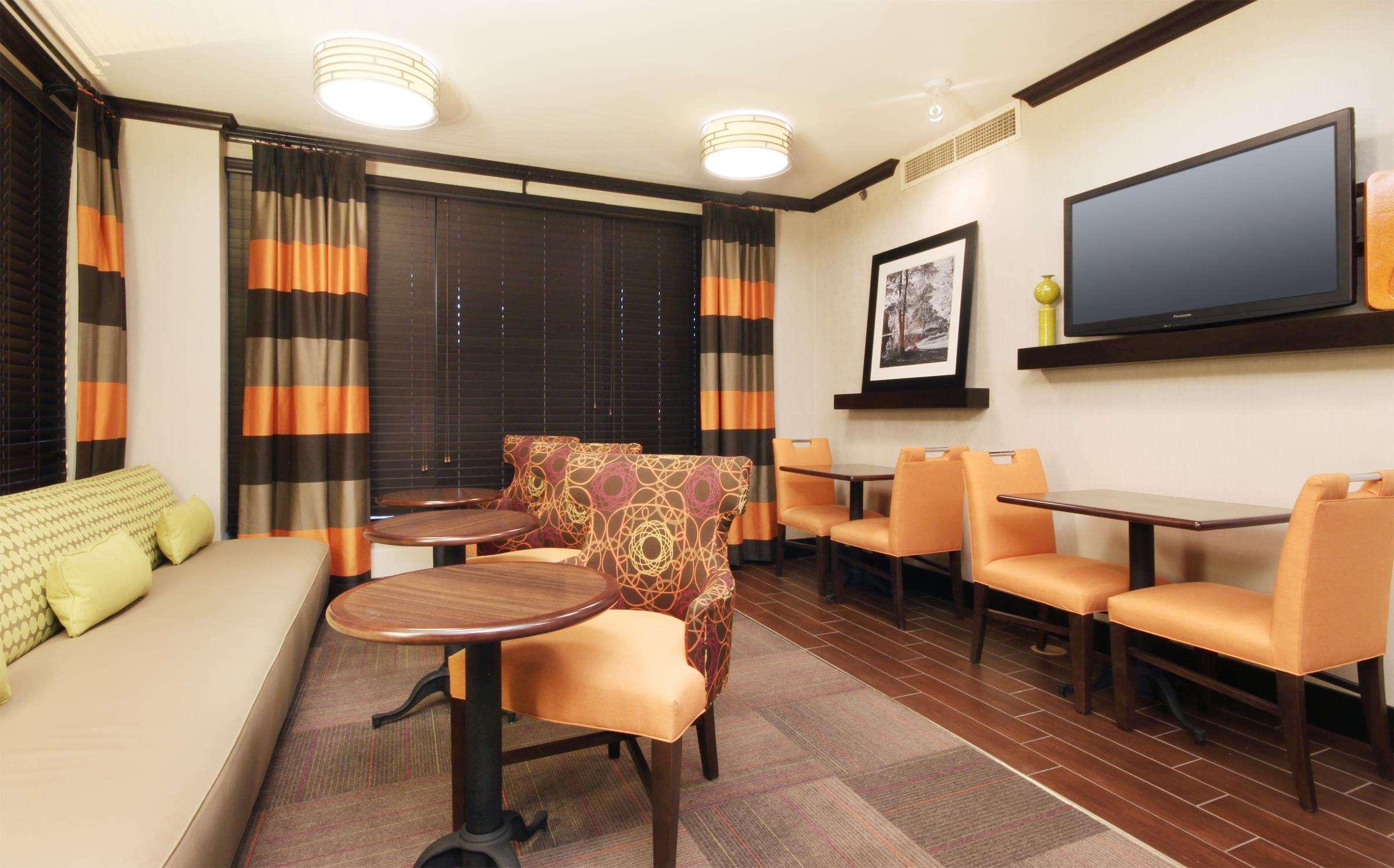 Hampton Inn Overland Park Restaurant photo