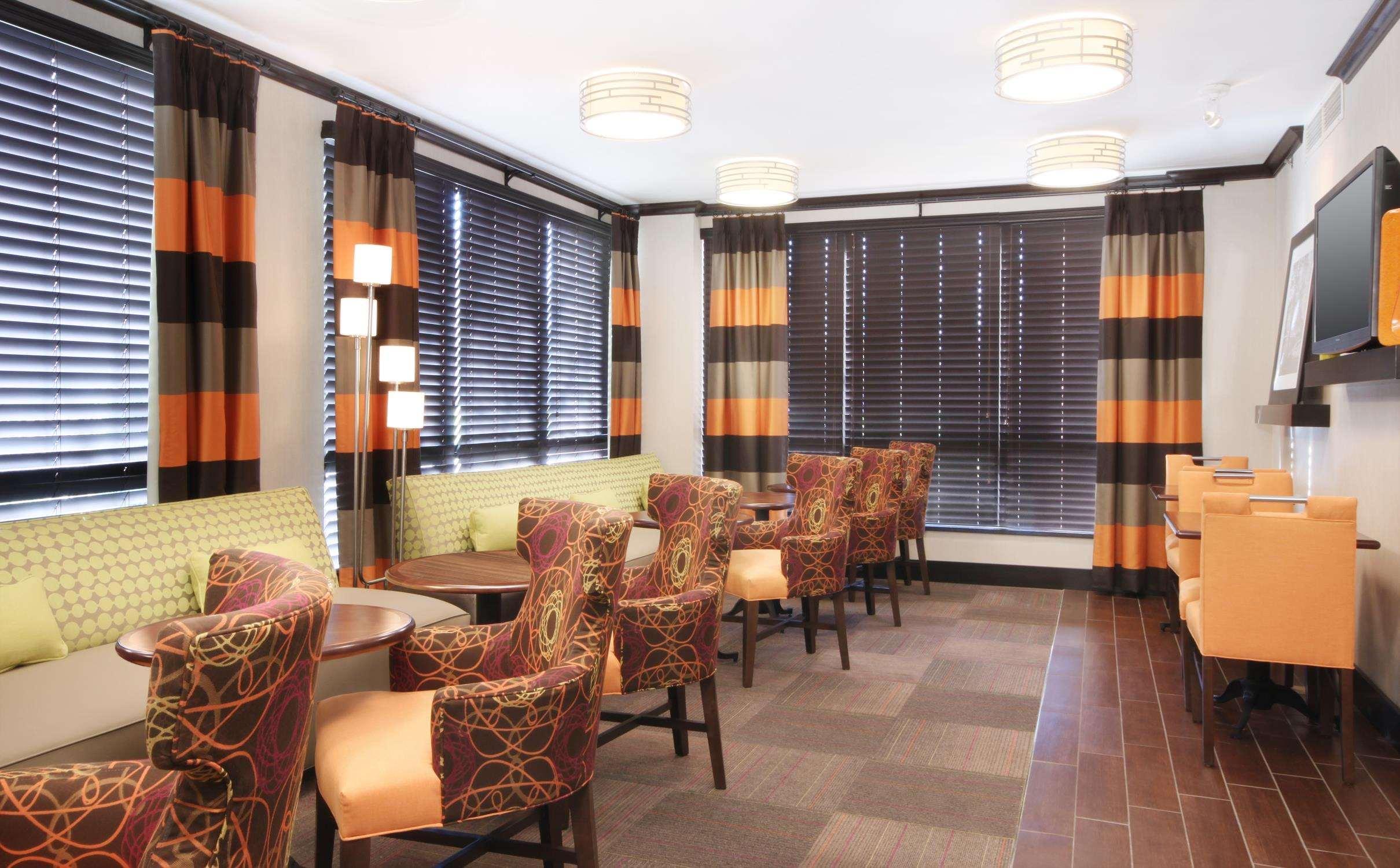 Hampton Inn Overland Park Restaurant photo